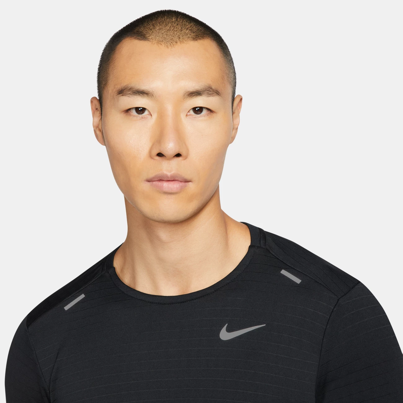 Grosses soldes 🛒 Course A Pied Homme Nike T-shirt Nike Therma-fit Repel Crew NOIR 👏 – Image 4